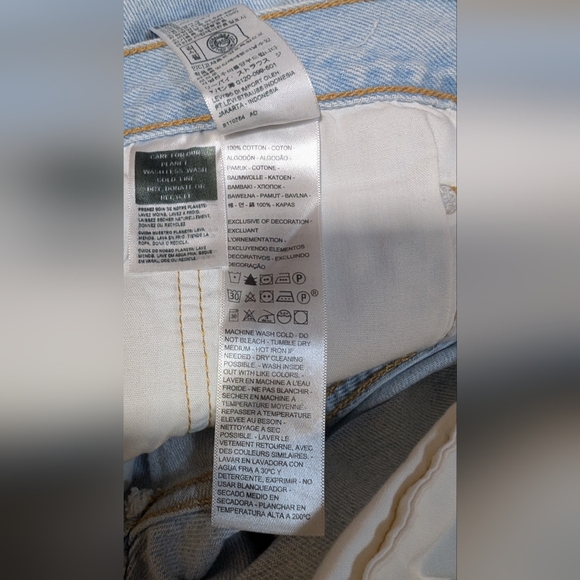 Levi's 501 High Rise Mid Thigh Distressed Button Fly Denim Shorts NWT 31 - Picture 10 of 15